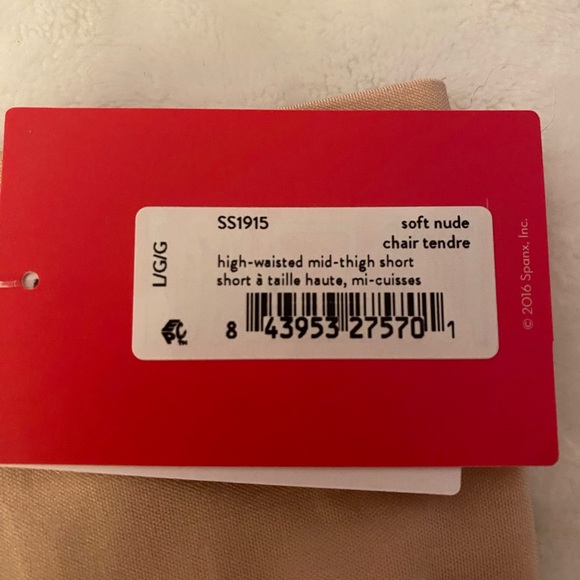 Spanx oncore mid-thigh sculpting short - Picture 3 of 4